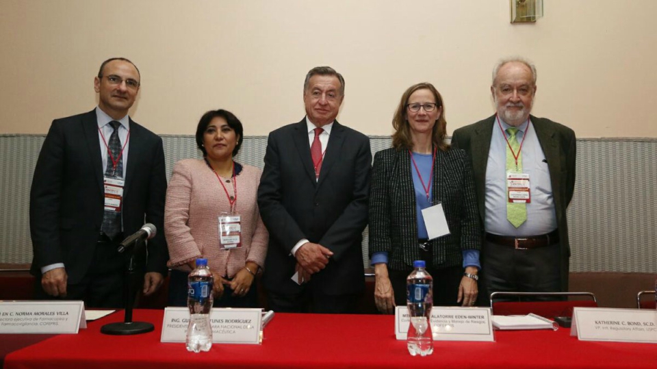 Left to right: Damián Cairatti, USP Sr. Director for Regional Public Policy and Regulatory Engagement; Norma Morales Villa, COFEPRIS Executive Director for Pharmacopeia and Pharmacovigilance; Guillermo Funes Rodríguez, President of CANIFARMA; Katherine Bond, USP VP for International Public Policy and Regulatory Affairs; Pedro Castañeda López, Executive Member of the FEUM Permanent Commission